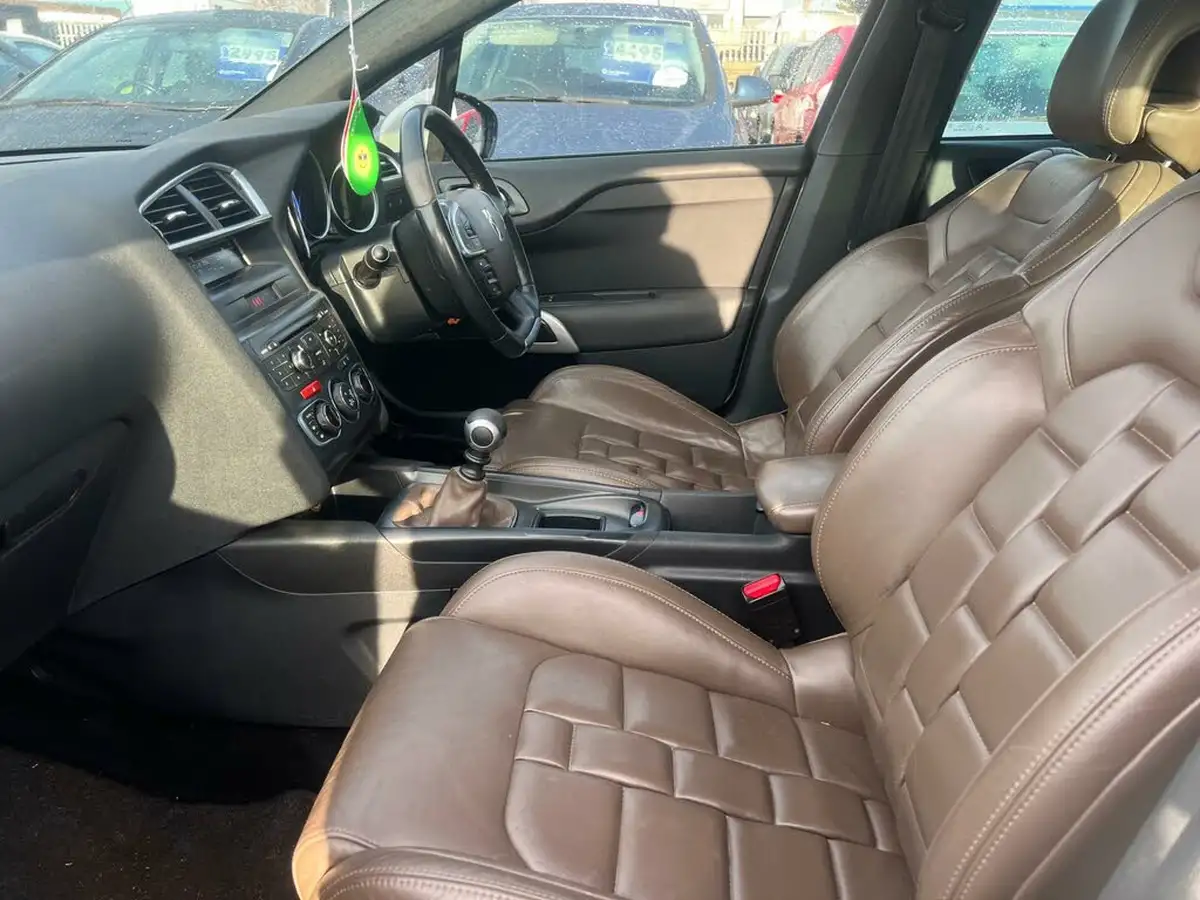 2012-citroen-ds4-16-dsport-big-35