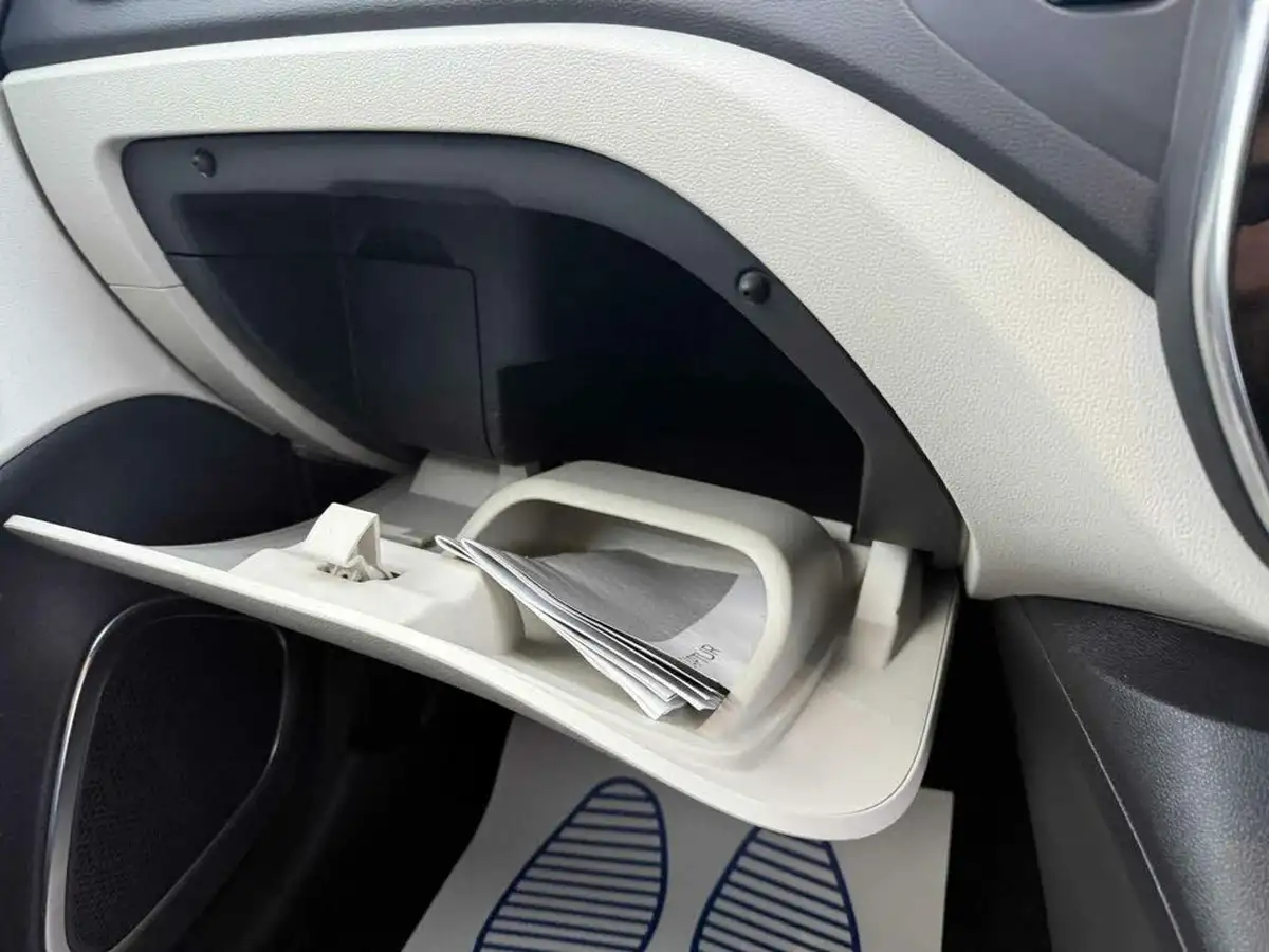 2018-renault-captur-09-tce-gt-line-big-24