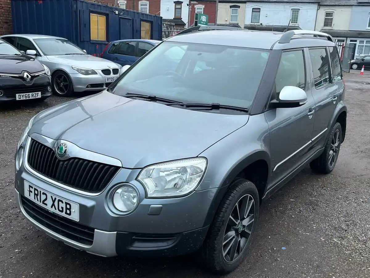 2012-skoda-yeti-20td-urban-big-12