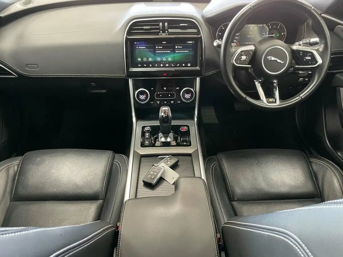 2019-jaguar-xe-20d-r-dynamic-s-big-1
