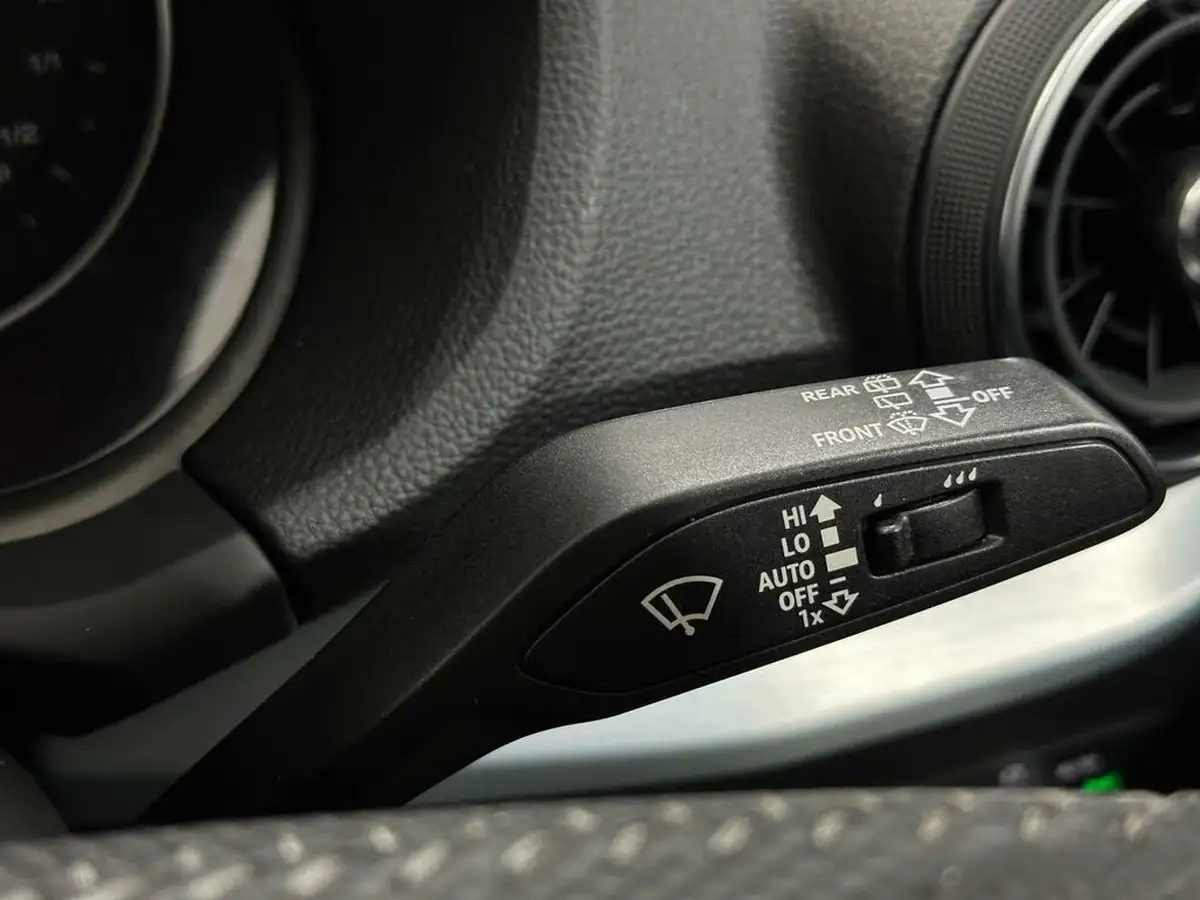2019-audi-q2-10-30-tfsi-s-line-big-14