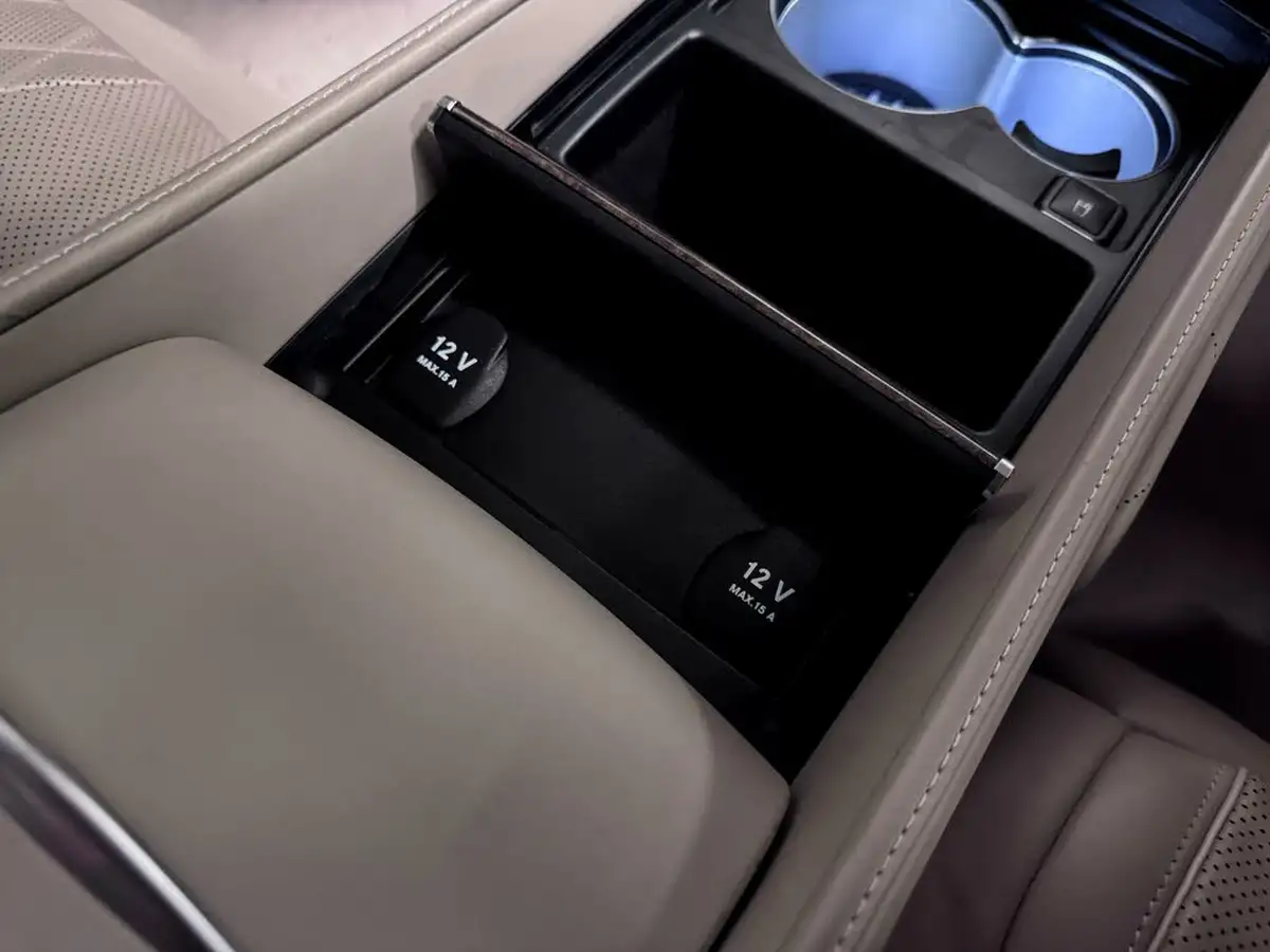 2015-mercedes-benz-s-class-60-maybach-s600-523bhp-big-60