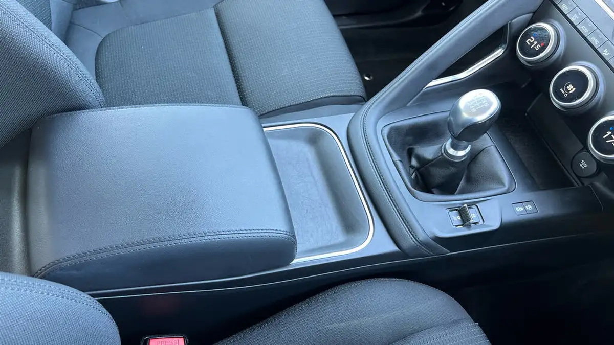 2019-jaguar-e-pace-20-i4d-150ps-big-23