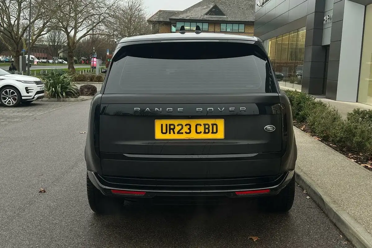 2023-land-rover-range-rover-30-p400-autobiography-big-12