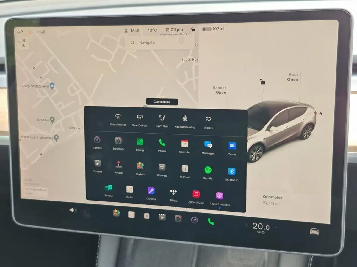 2022-tesla-model-y-e-long-range-big-18