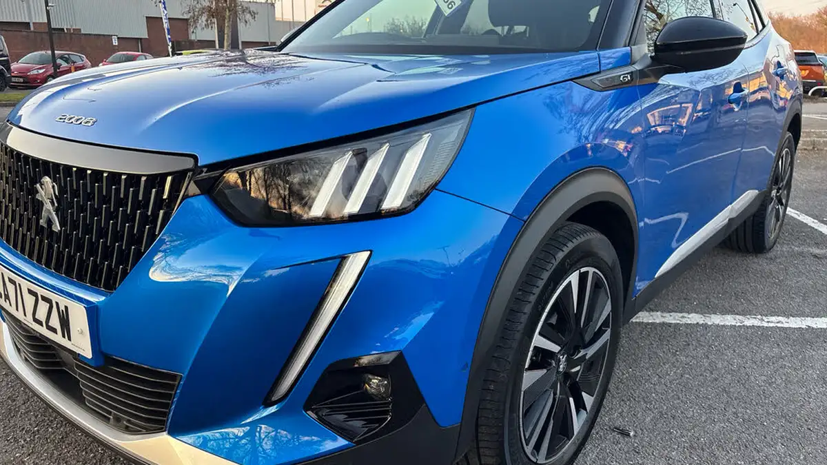 2021-peugeot-2008-suv-12-puretech-gt-premium-130bhp-eat8-big-17