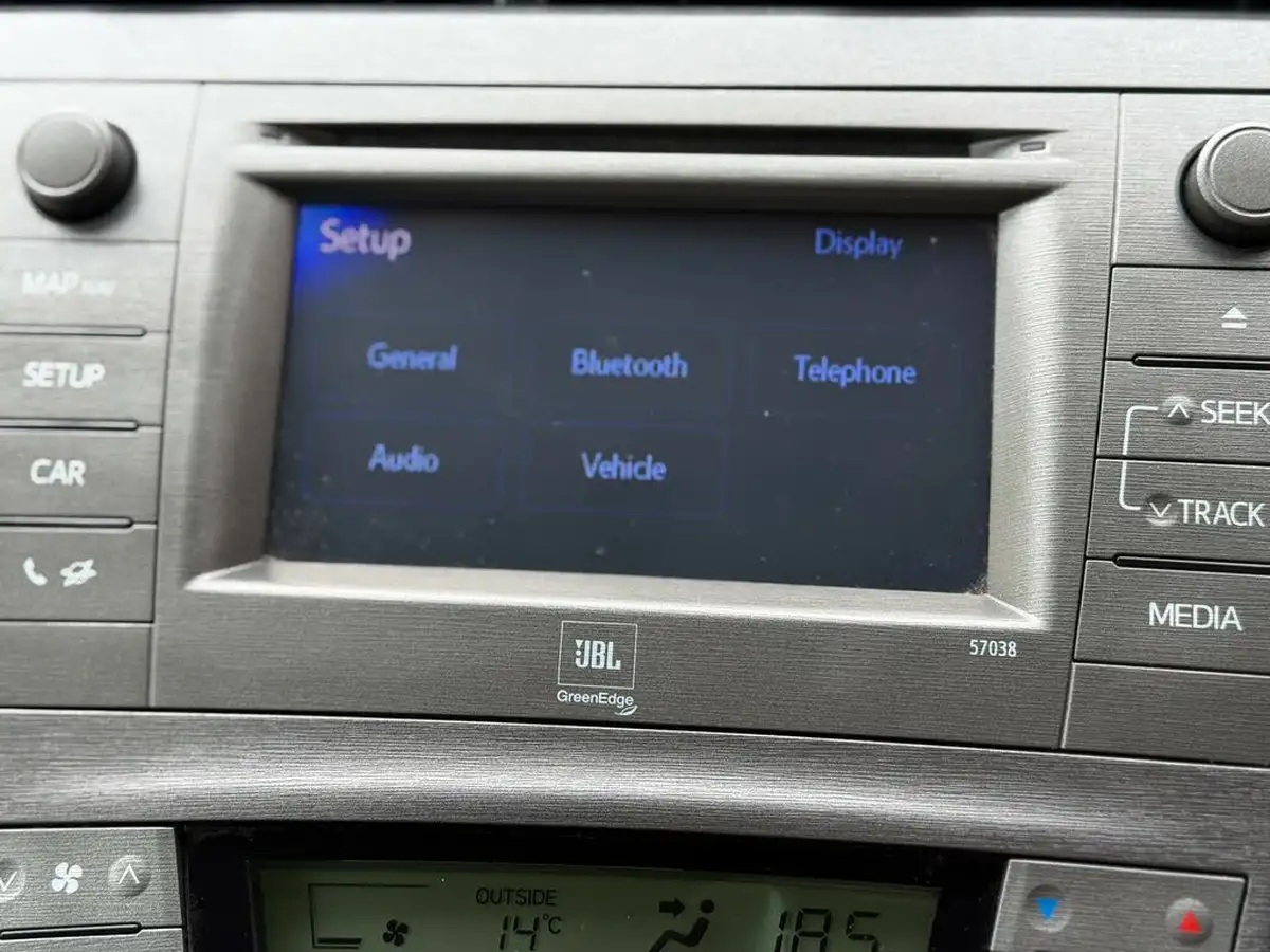 2012-toyota-prius-18-vvt-i-t-spirit-hybrid-leather-1794cc-big-24