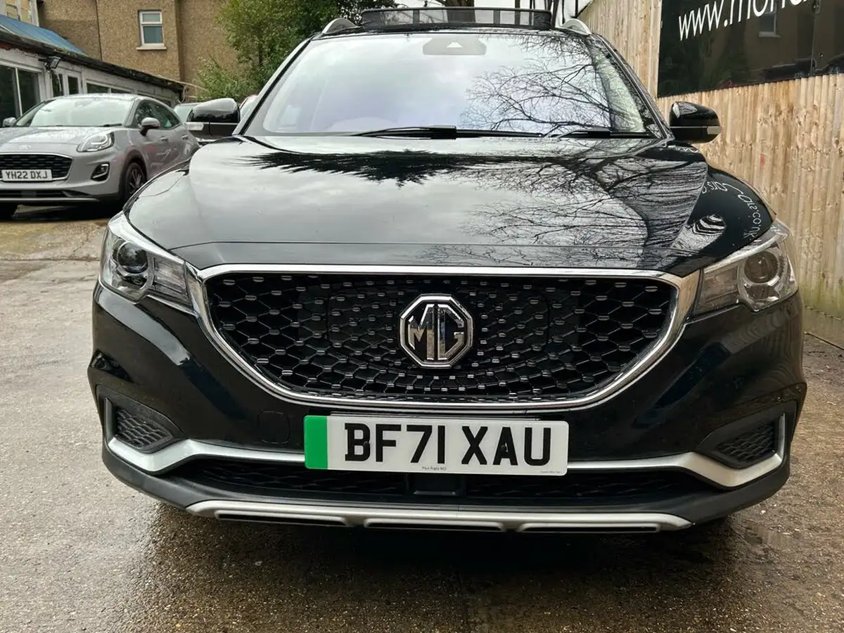 2021-mg-zs-suv-e-exclusive-ev-big-17