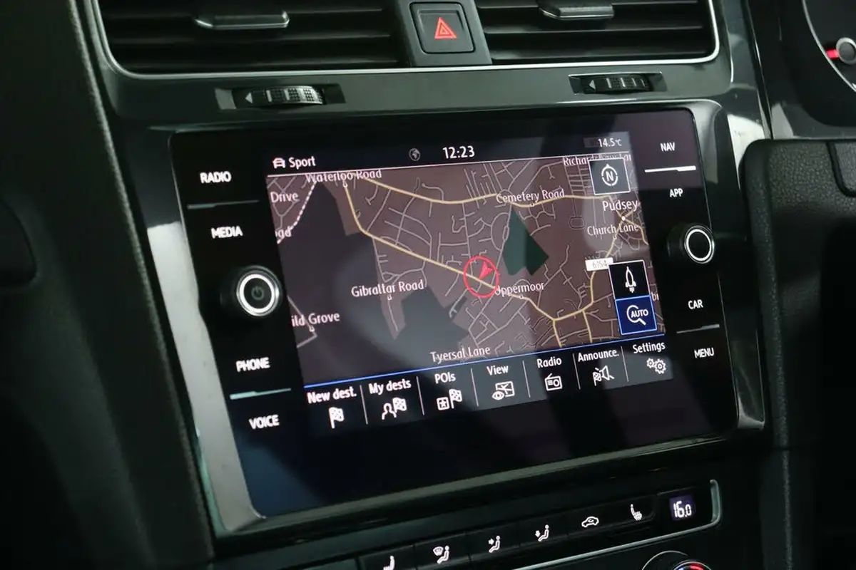 2020-volkswagen-golf-16tdi-match-edition-hatchback-big-32
