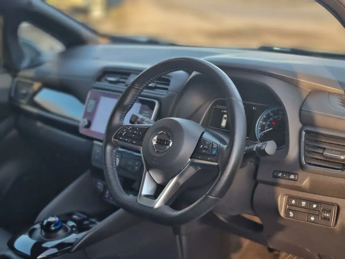 2021-nissan-leaf-e-tekna-big-12