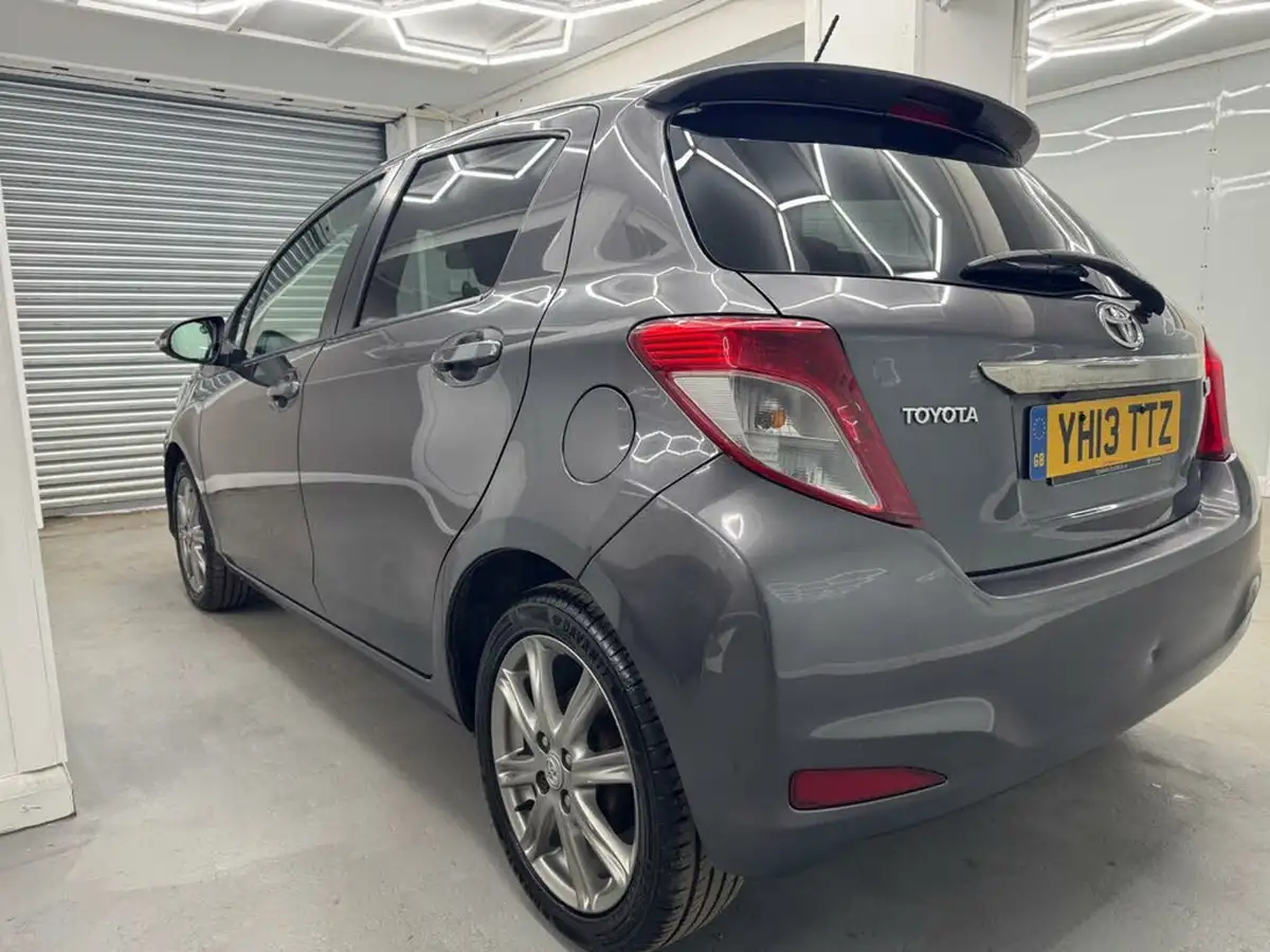2013-toyota-yaris-133-sr-vvt-i-5d-big-40