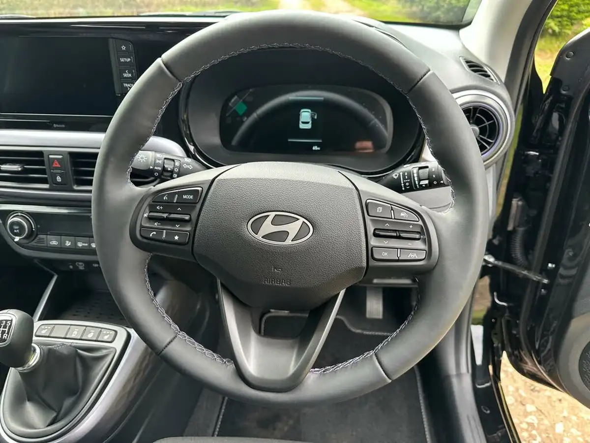 2024-hyundai-i10-12-premium-79ps-big-19