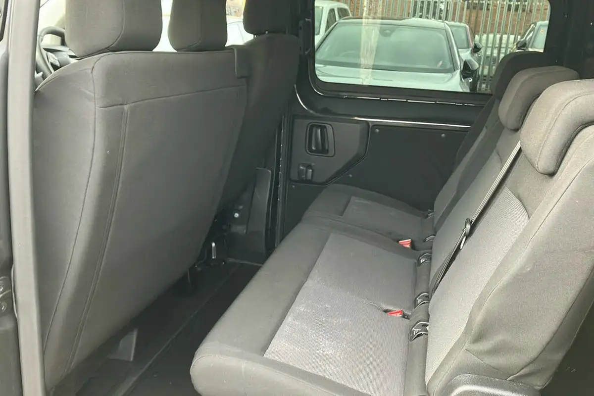 2024-vauxhall-vivaro-life-e-combi-50kwh-big-3