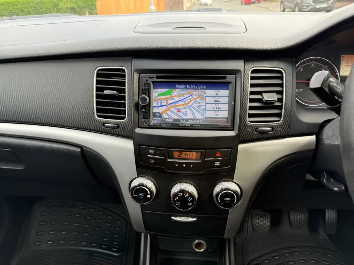 2012-ssangyong-korando-big-37