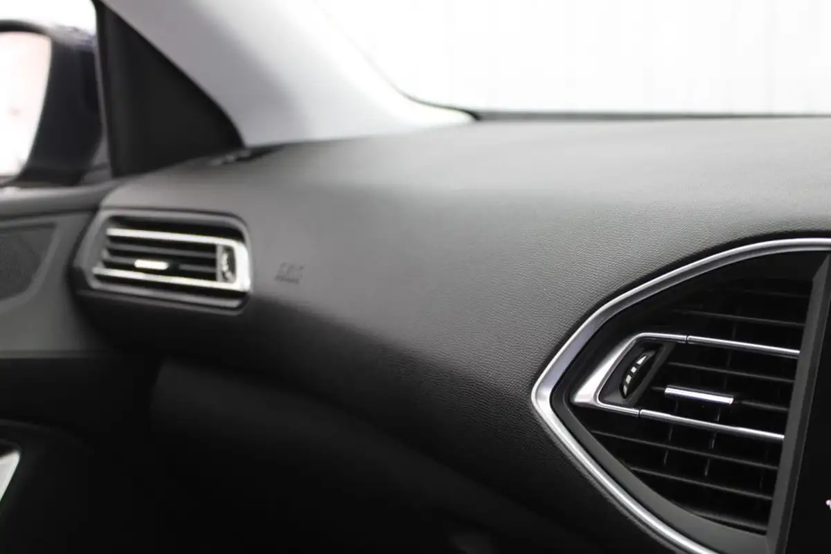 2015-peugeot-308-sw-20-bluehdi-allure-big-34
