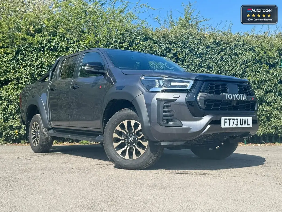 2024-toyota-hi-lux-28d-4d-gr-sport-big-2
