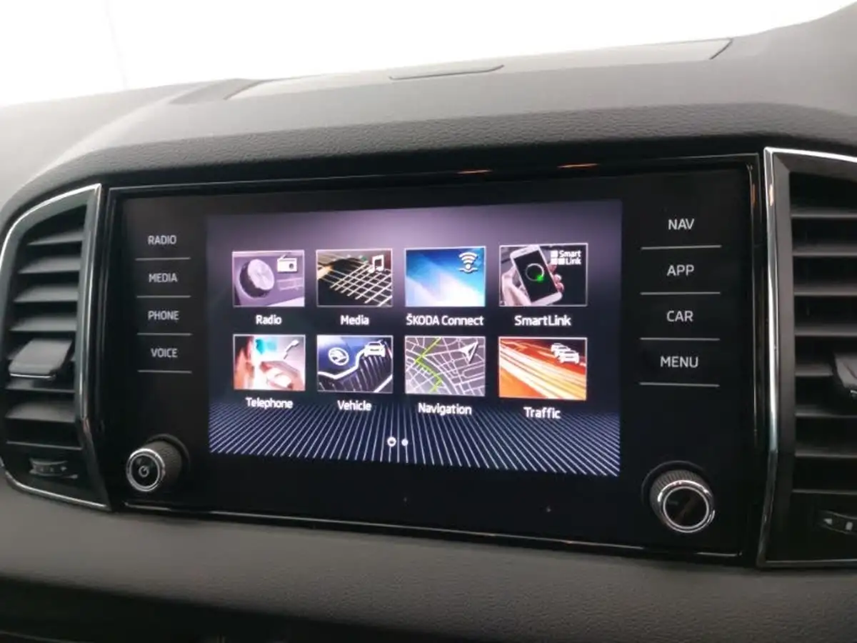 2019-skoda-karoq-10-tsi-se-l-big-10