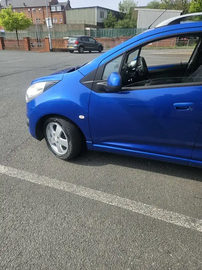 2012-chevrolet-spark-12-ls-big-5