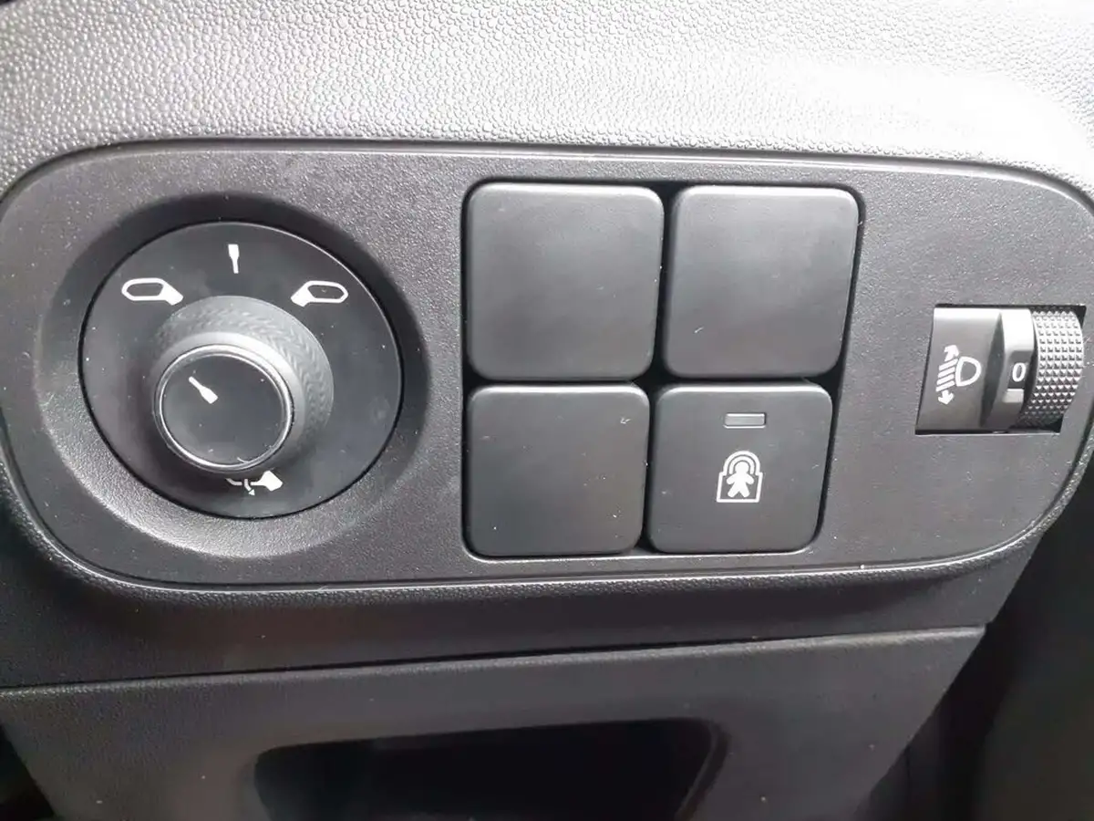 2021-citroen-c3-12-puretech-shine-plus-83ps-big-19