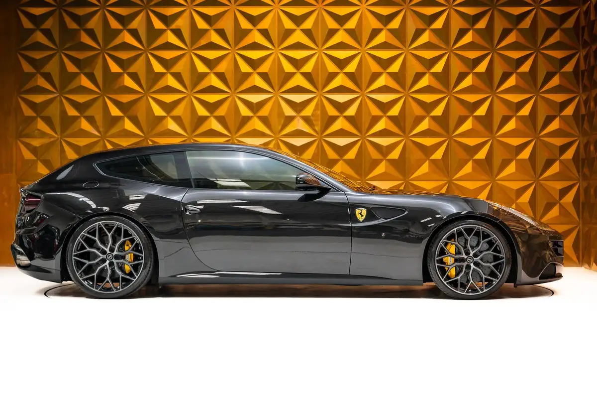 2012-ferrari-ff-63-big-7