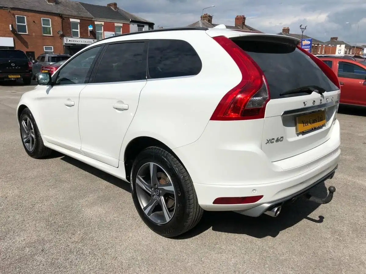 2014-volvo-xc60-24td-d5-r-design-215bhp-geartronic-big-6