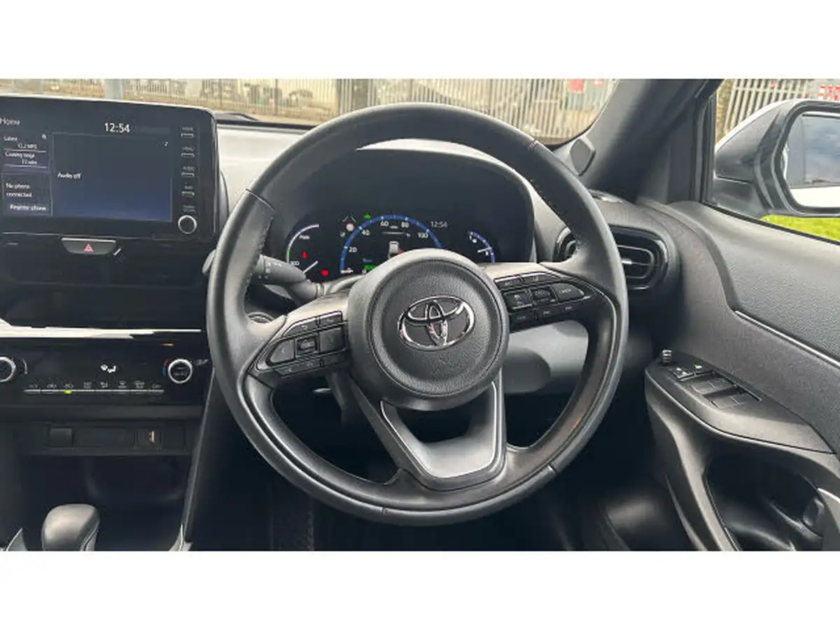 2022-toyota-yaris-cross-15-vvt-i-design-big-7