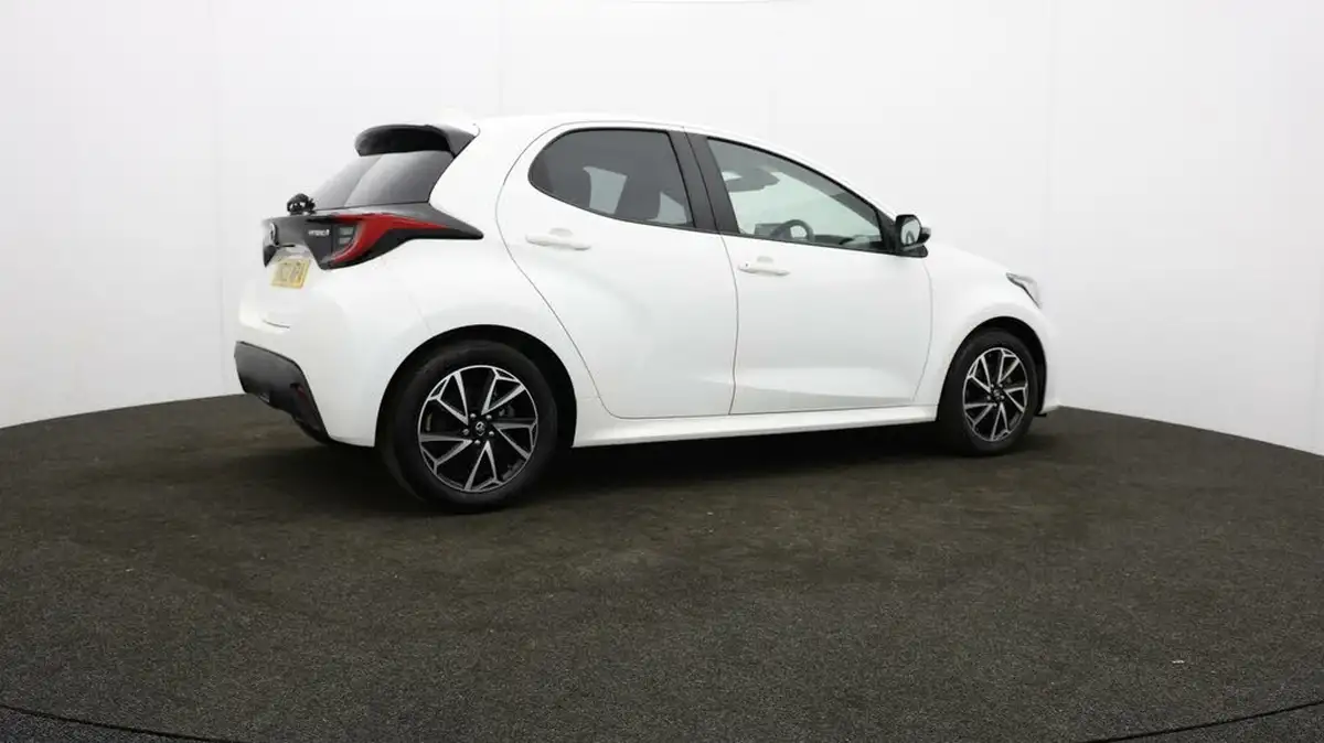 2022-toyota-yaris-15-vvt-i-design-big-27