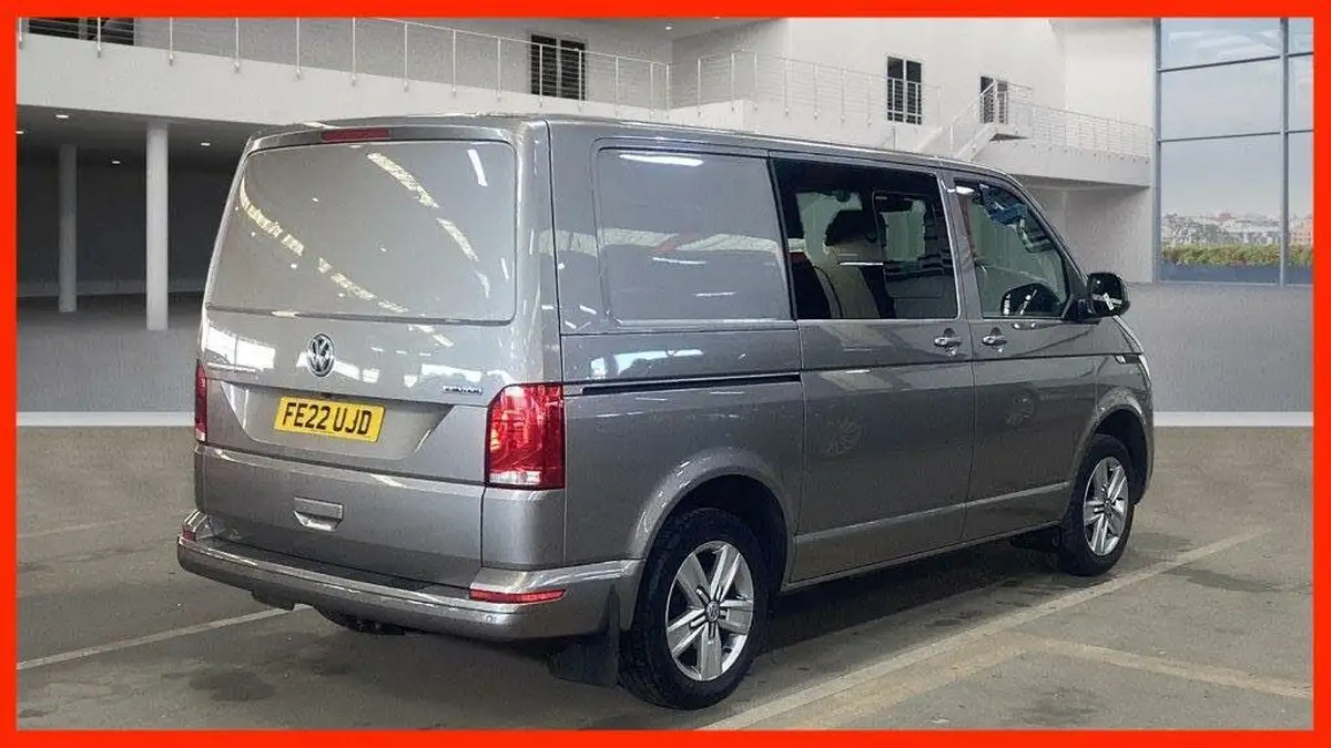 2022-volkswagen-transporter-20bitdi-t32-highline-bmt-swb-4motion-199pseu6dt-e-kombi-big-2