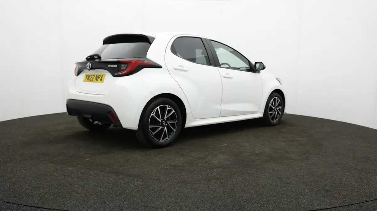 2022-toyota-yaris-15-vvt-i-design-big-6
