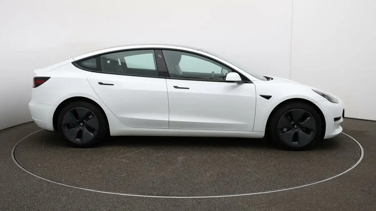 2021-tesla-model-3-e-standard-plus-big-40