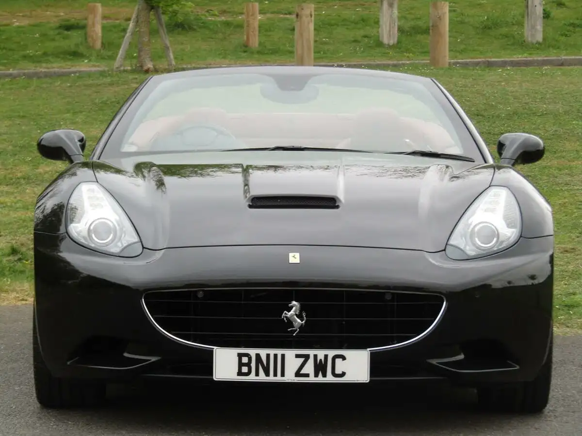 2010-ferrari-california-43-big-1