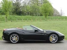 2010-ferrari-california-43-small-64