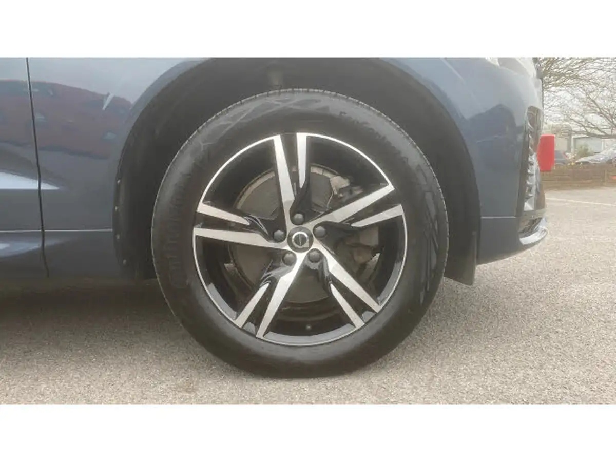 2021-volvo-xc60-20td-b4-r-design-awd-big-15