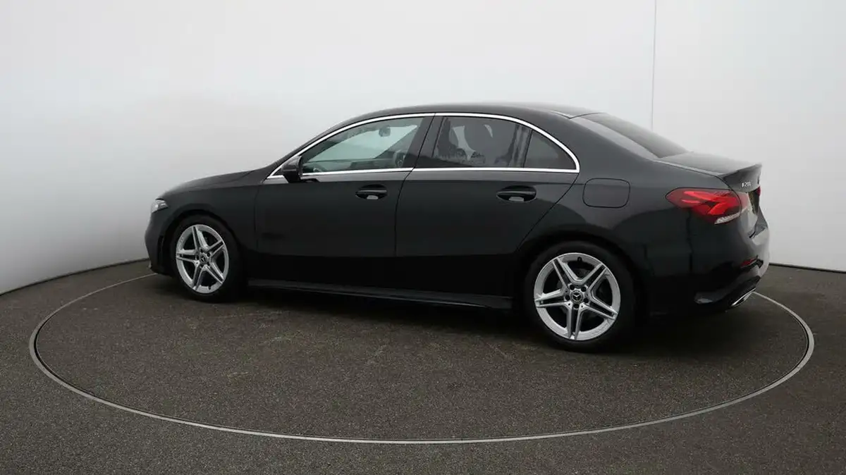 2020-mercedes-benz-a-class-13-a200-amg-line-saloon-4d-7g-dct-big-37