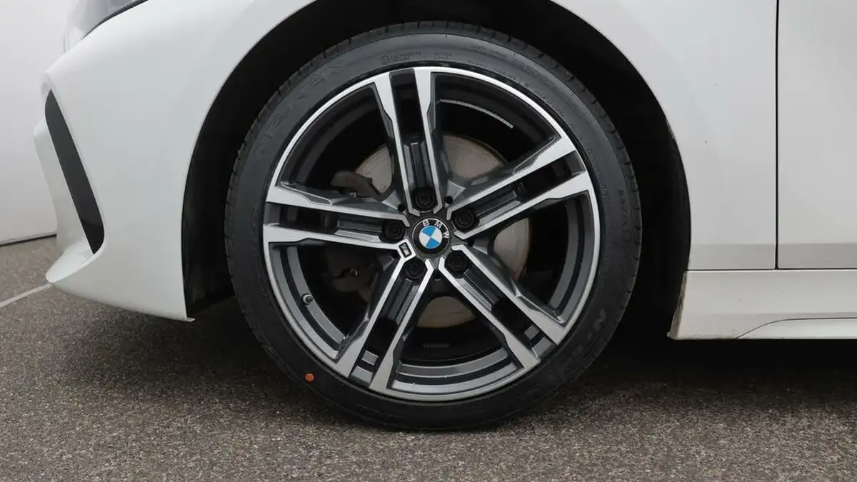 2021-bmw-1-series-15-118i-m-sport-lcp-big-18