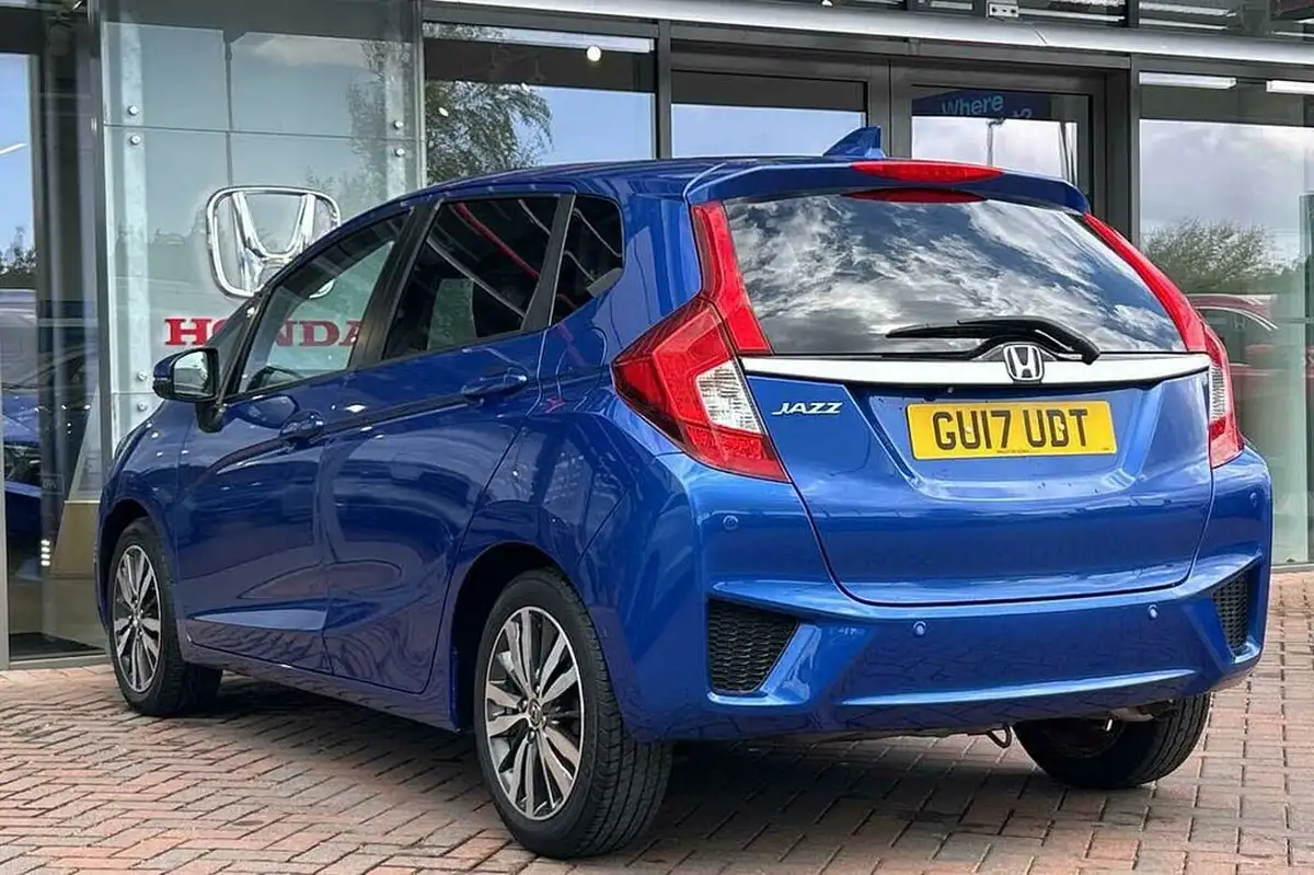 2017-honda-jazz-13-i-vtec-ex-cvt-big-2