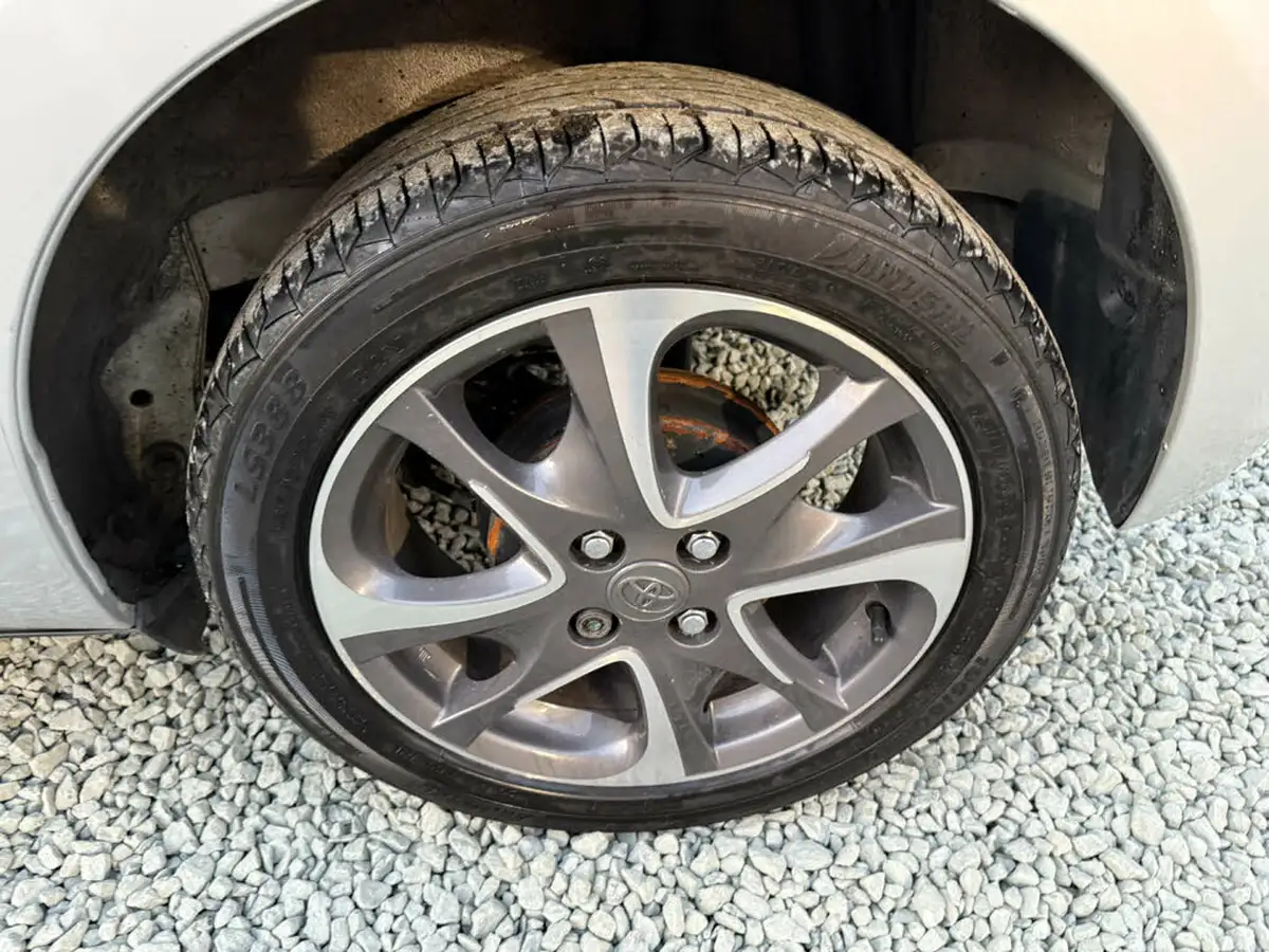 2013-toyota-yaris-133-trend-vvt-i-5d-big-31