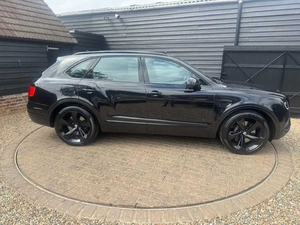 2019-bentley-bentayga-40-v8-big-31