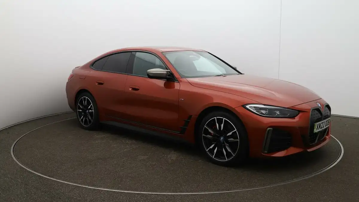 2022-bmw-i4-e-m50-big-40