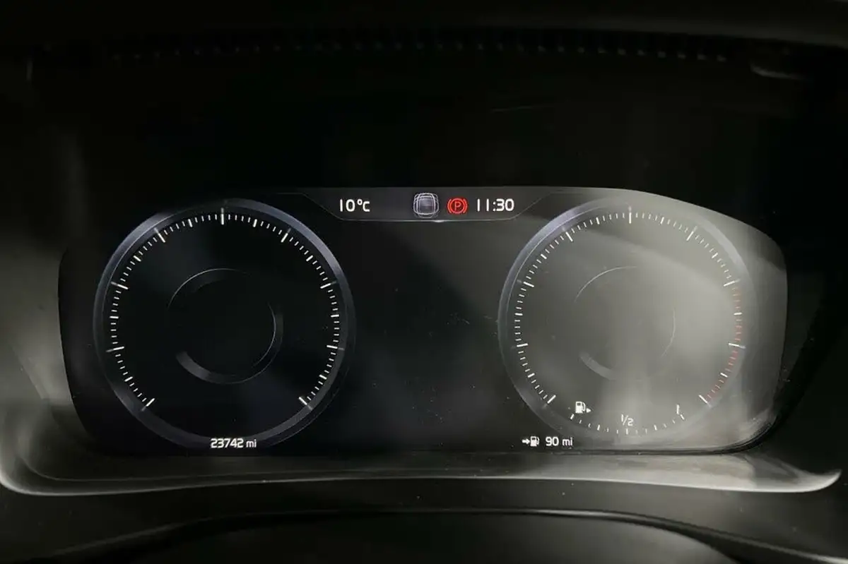 2019-volvo-xc40-20-t4-inscription-awd-big-10