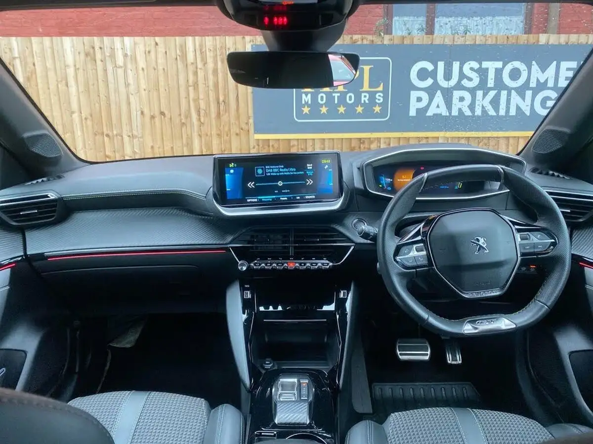 2022-peugeot-208-e-gt-136ps-50kwh-big-8
