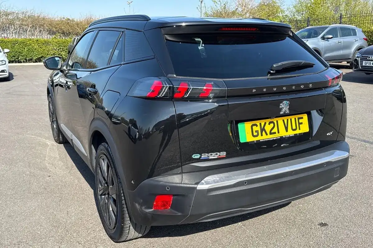 2021-peugeot-2008-suv-e-gt-premium-big-7