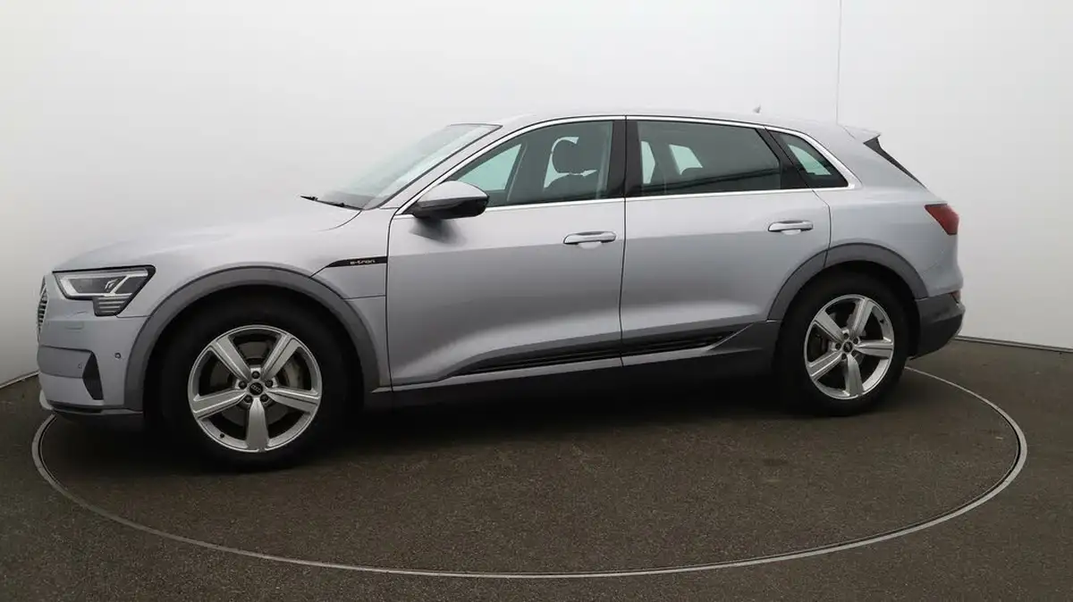 2022-audi-e-tron-55e-technik-station-wagon-big-59