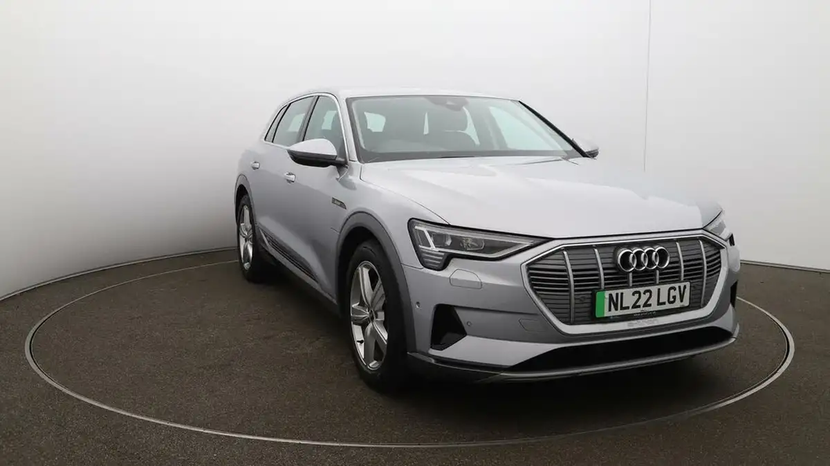 2022-audi-e-tron-55e-technik-station-wagon-big-35