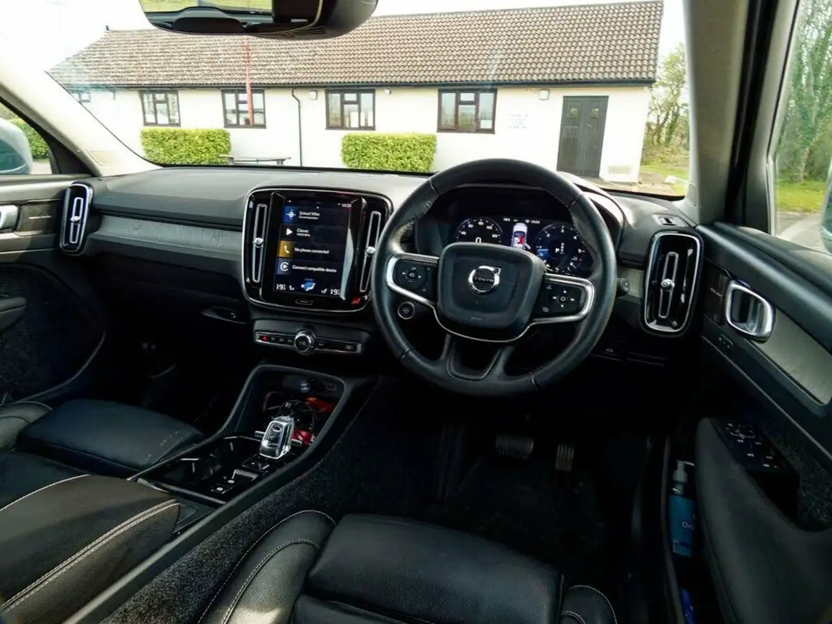 2019-volvo-xc40-20td-d4-inscription-pro-big-30