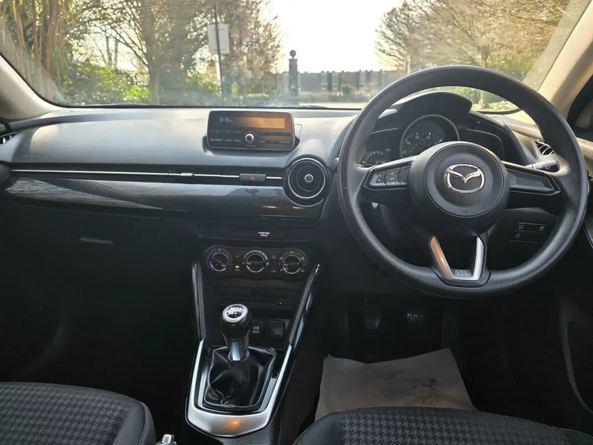 2018-mazda-mazda2-15-se-big-8