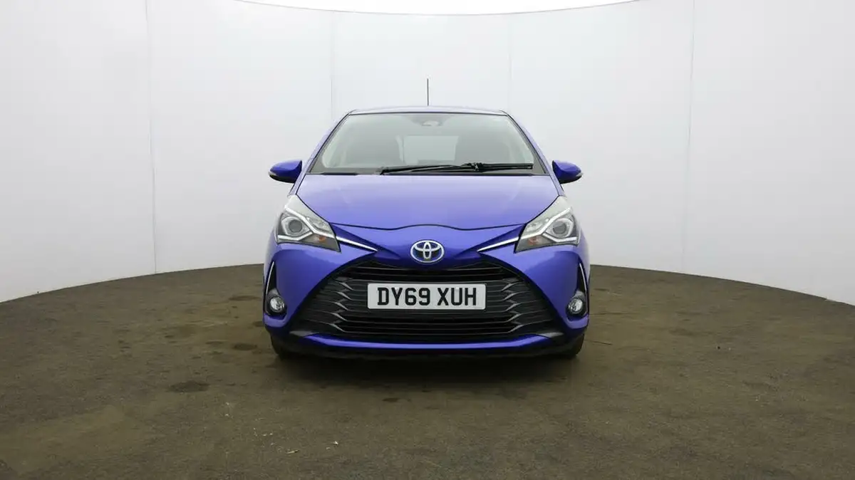 2020-toyota-yaris-15-vvt-i-y20-98bhp-hybrid-1497cc-e-cvt-big-1