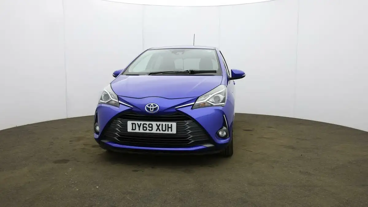 2020-toyota-yaris-15-vvt-i-y20-98bhp-hybrid-1497cc-e-cvt-big-42