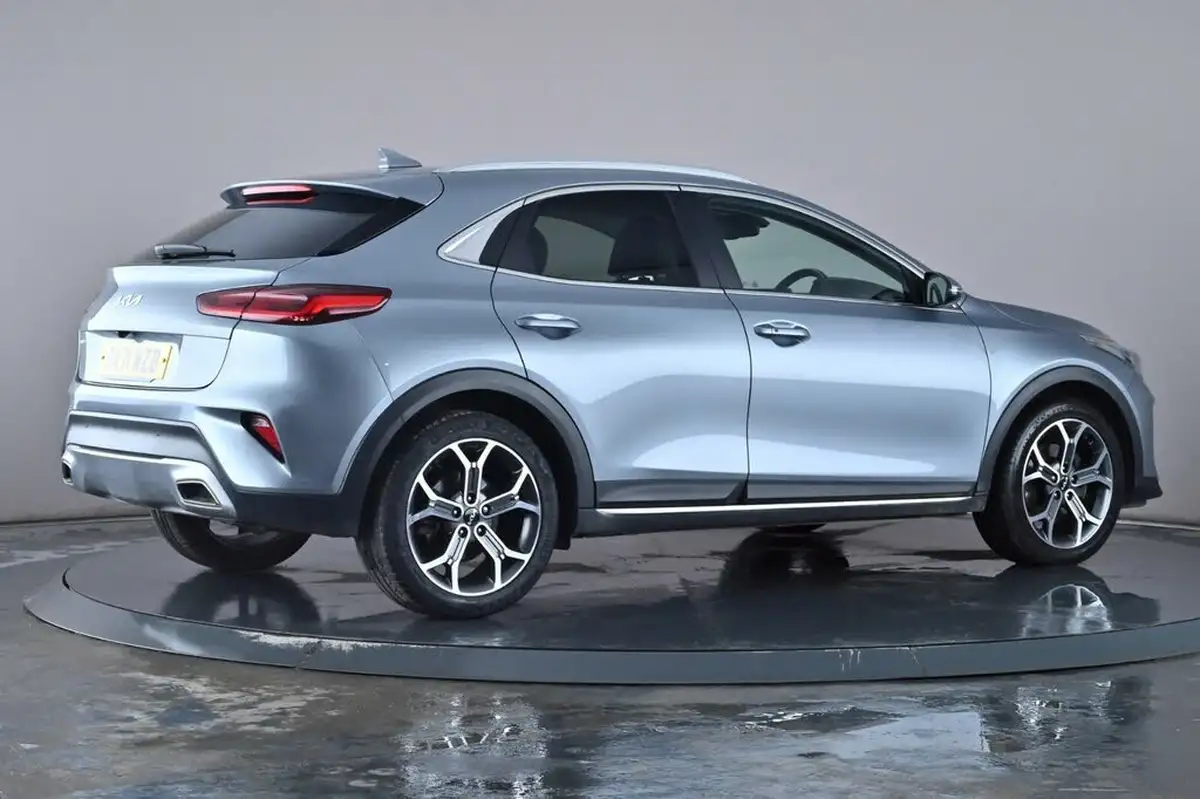 2022-kia-xceed-15-t-gdi-3-big-5