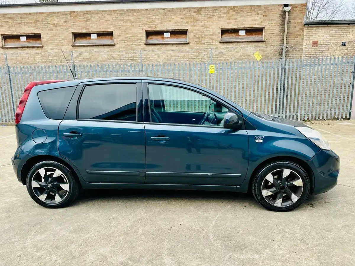 2012-nissan-note-14-n-tec-big-41